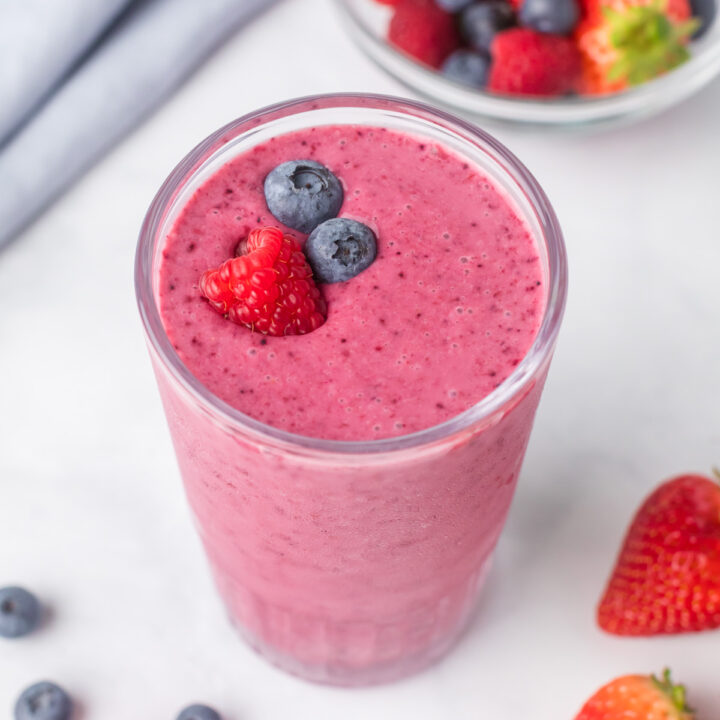 Kefir Smoothie | 5 Minute Easy Berry Smoothie Recipe